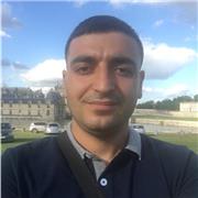 Je suis professeur trilingue. Je donne les cours d’anglais à tout niveau du primaire au adultes